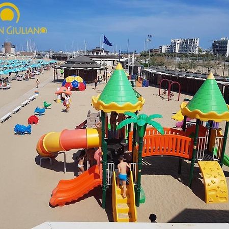 리미니 La Casa Di Clara Ombrellone Con 2 Lettini Al Lido San Giuliano Gratis E Parcheggio Privato Gratis 아파트 외부 사진